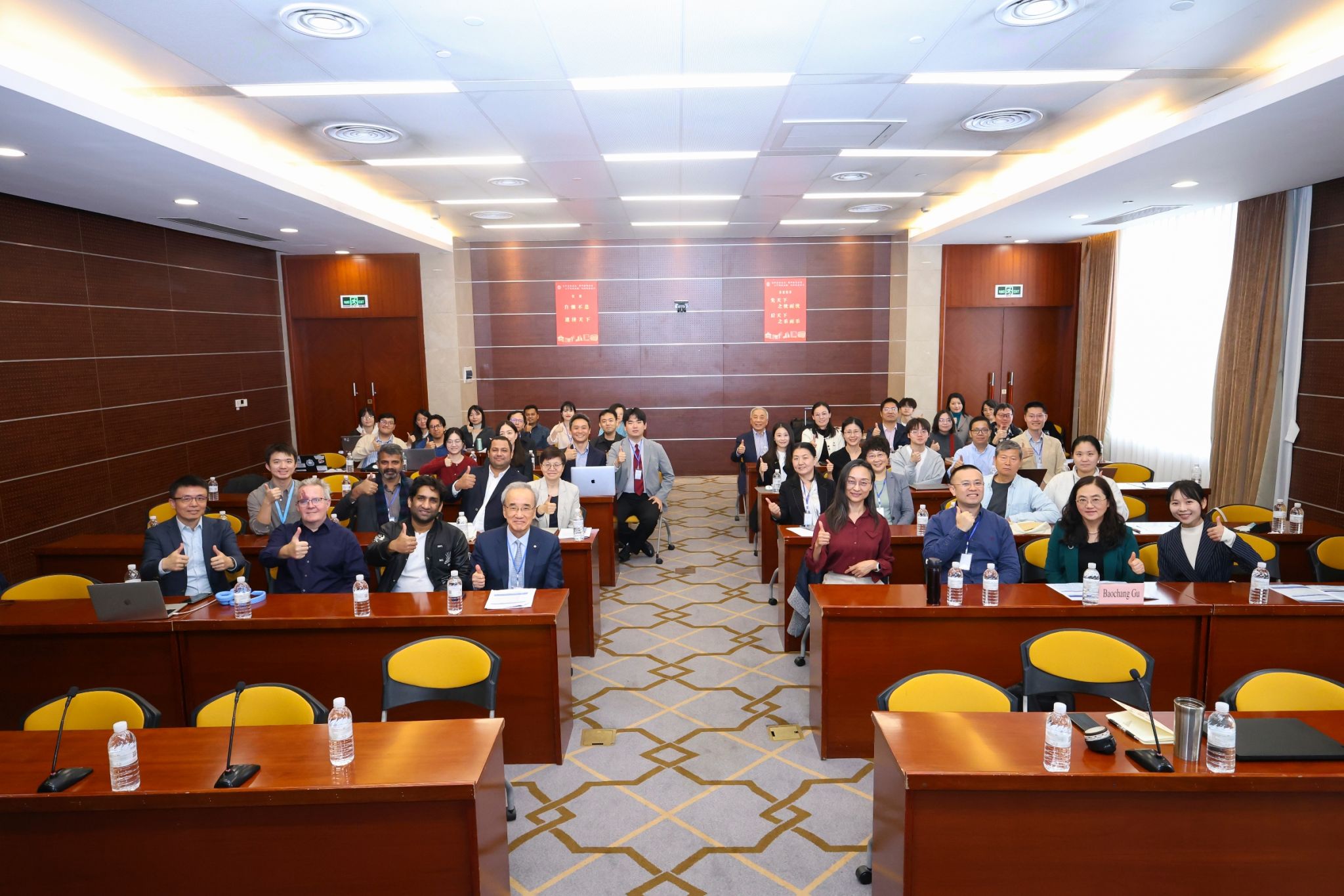 图7-会场内.jpg